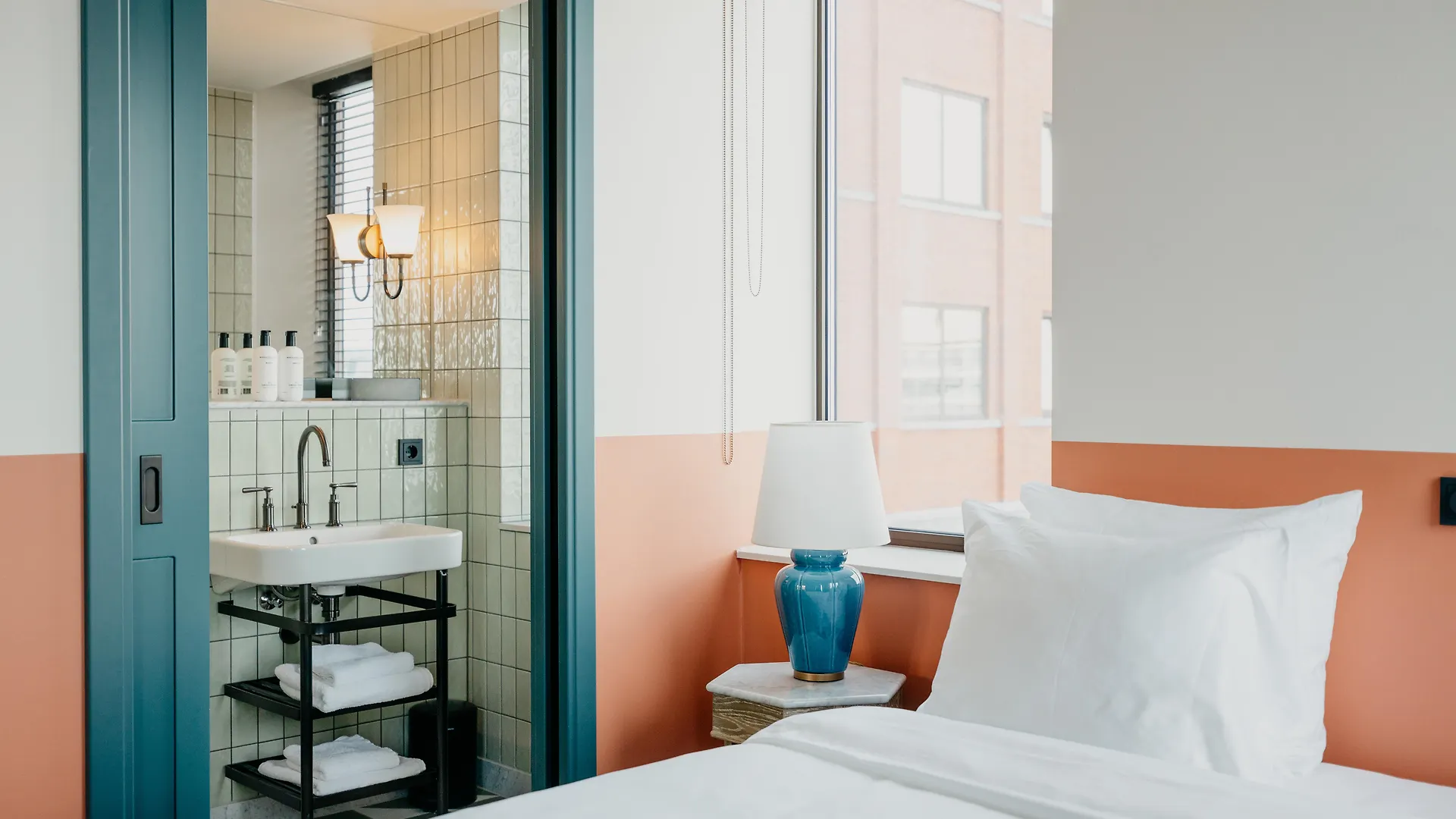 ****  The July - Boat & Co Hotell Amsterdam Nederländerna
