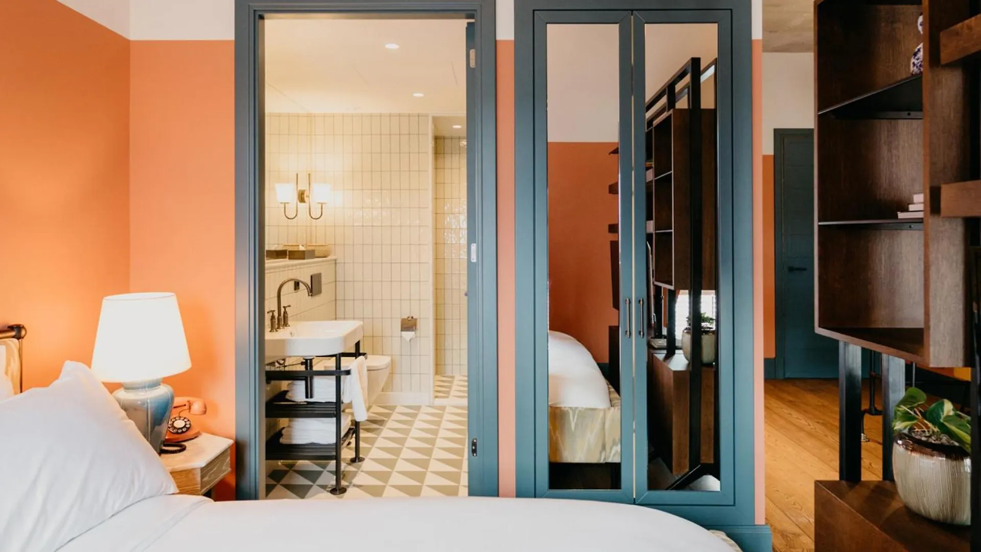 The July - Boat & Co Hotel Amsterdam