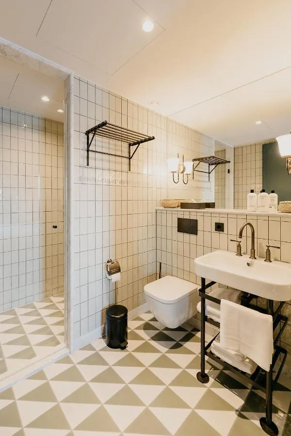 The July - Boat & Co Hotell Amsterdam