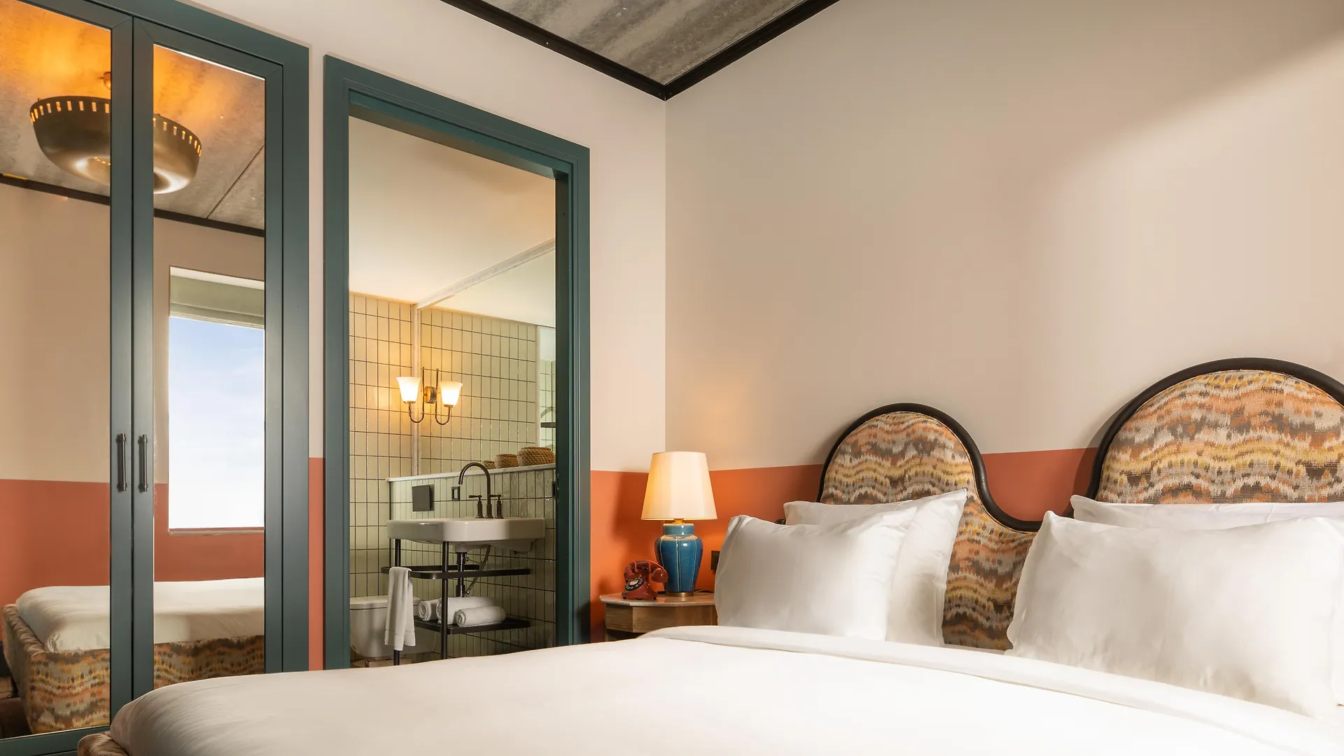 Hotel BOAT&CO Amsterdam 4*,  Niederlande
